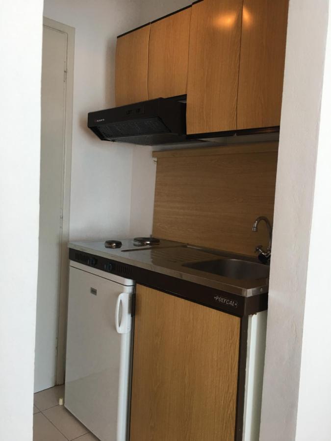 Maria Studios Agia Marina  Luaran gambar
