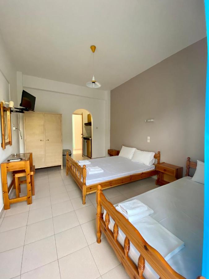 Maria Studios Agia Marina  Luaran gambar
