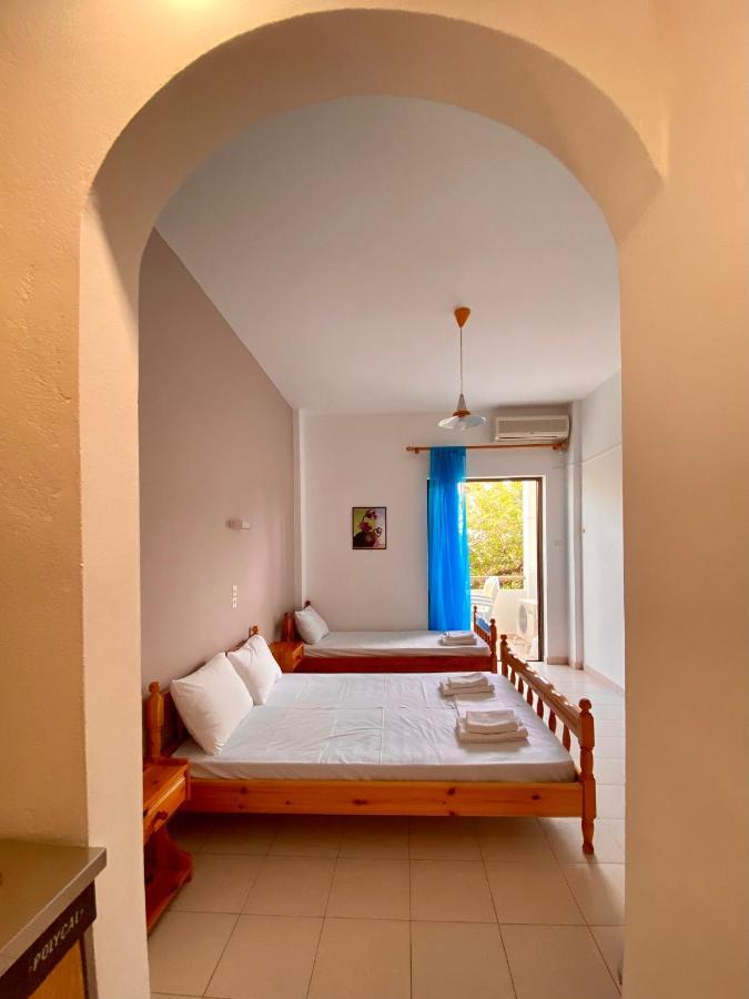 Maria Studios Agia Marina  Luaran gambar